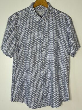 Mizzen+Main Short Sleeve Button-Up Shirt in Light Blue Paisley Print